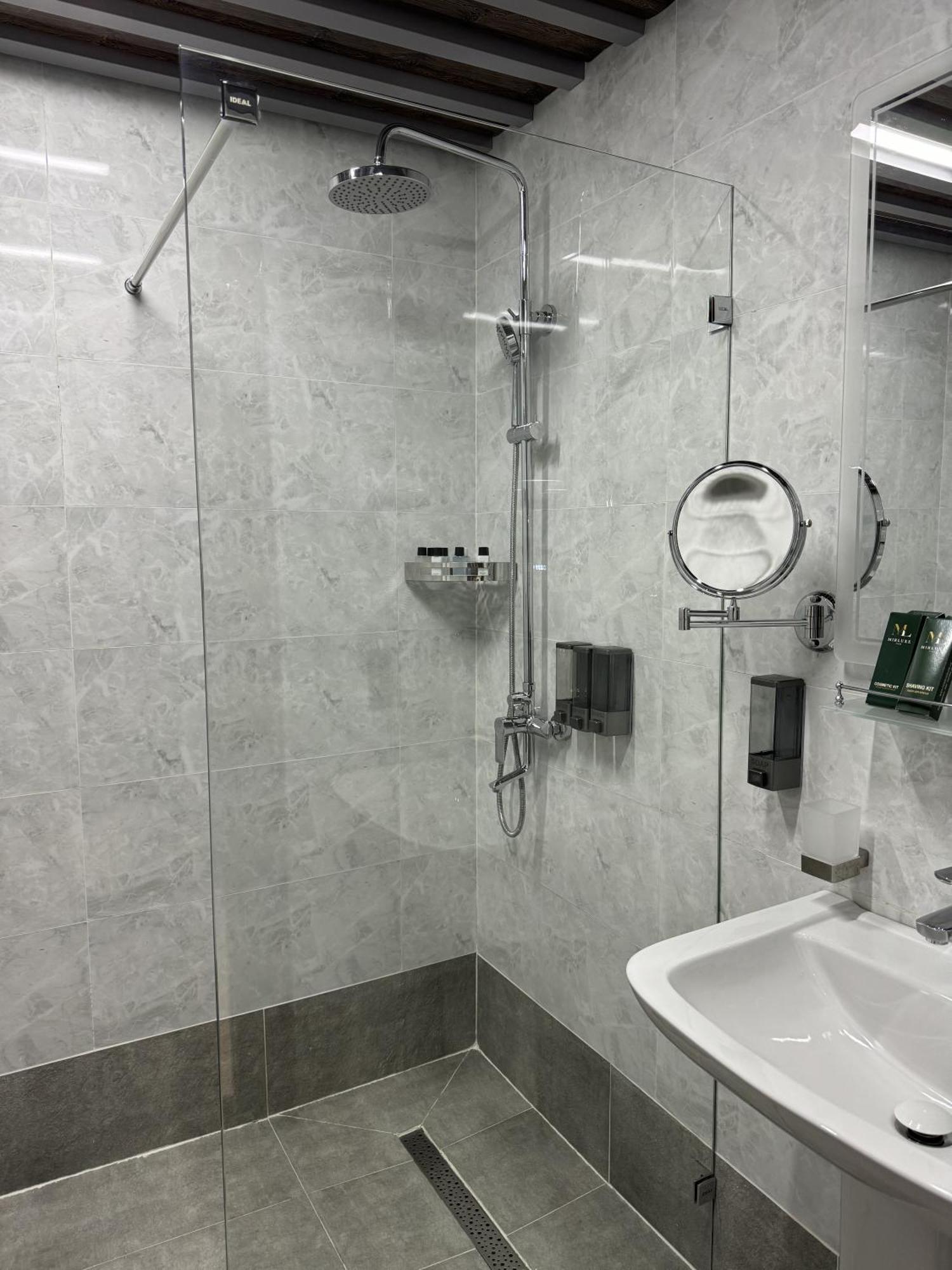 Mir Luxe Plaza Hotel Tashkent Luaran gambar
